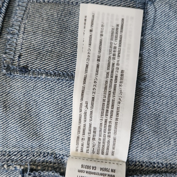 NWOT Women's Hollister Oversized Button Up Jean Jacket Medium - Picture 6 of 6